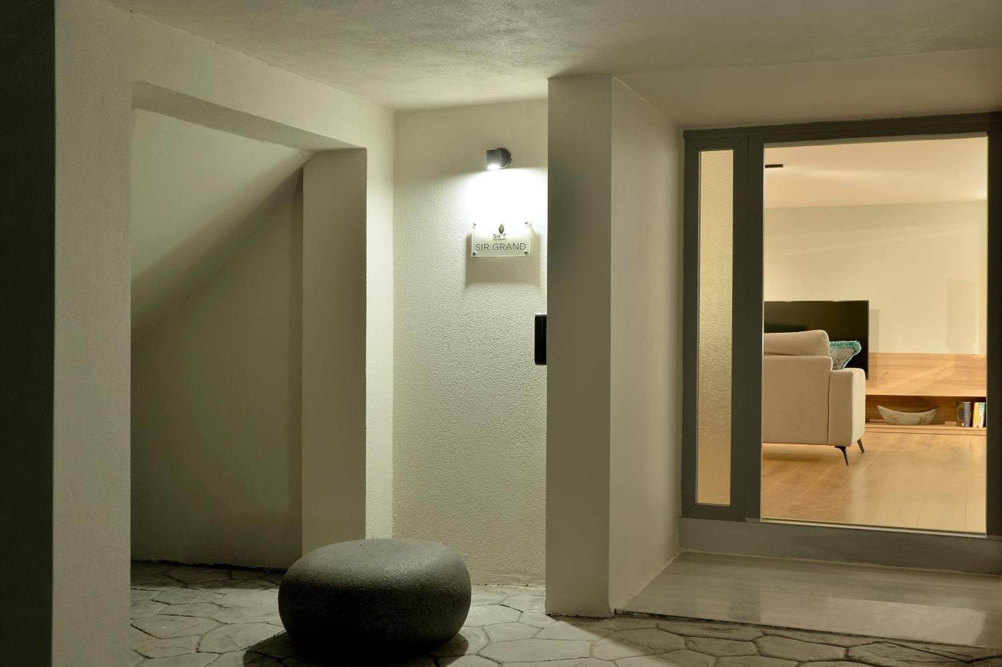 Sir T Residence Floka  Экстерьер фото